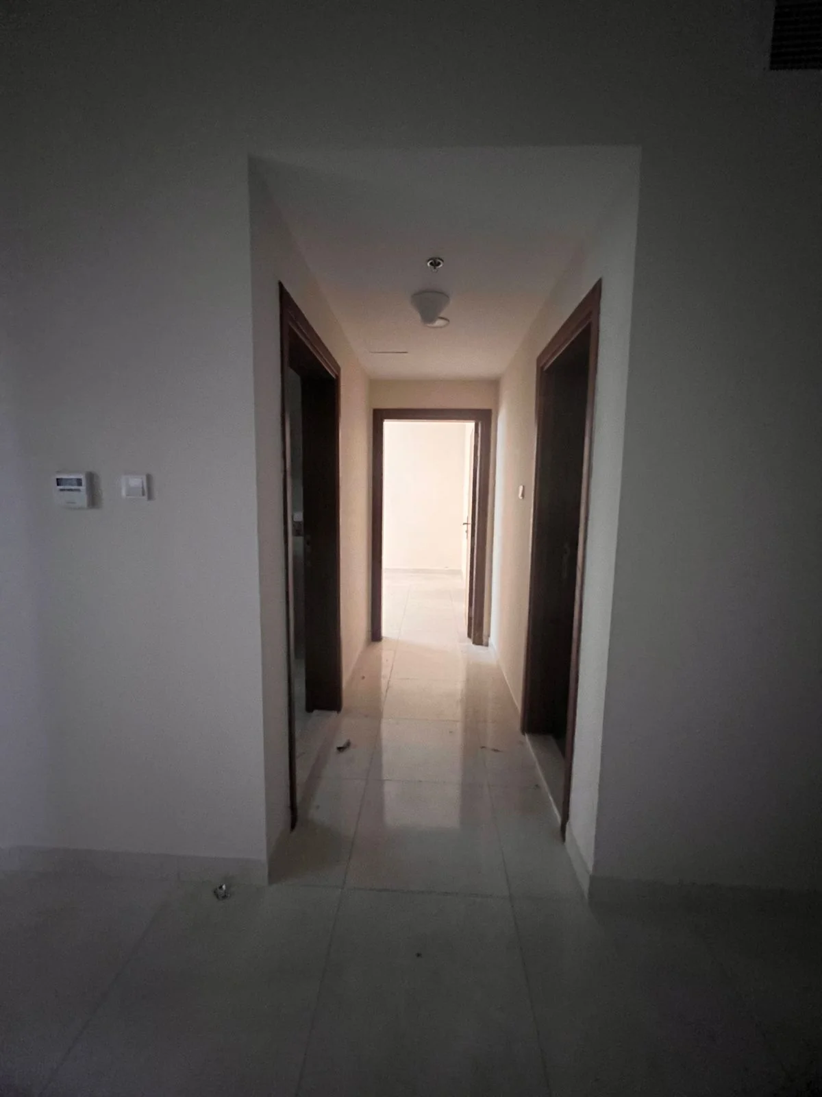 شقة غرفه وصالة للإيجار في المجاز 3 الشارقة